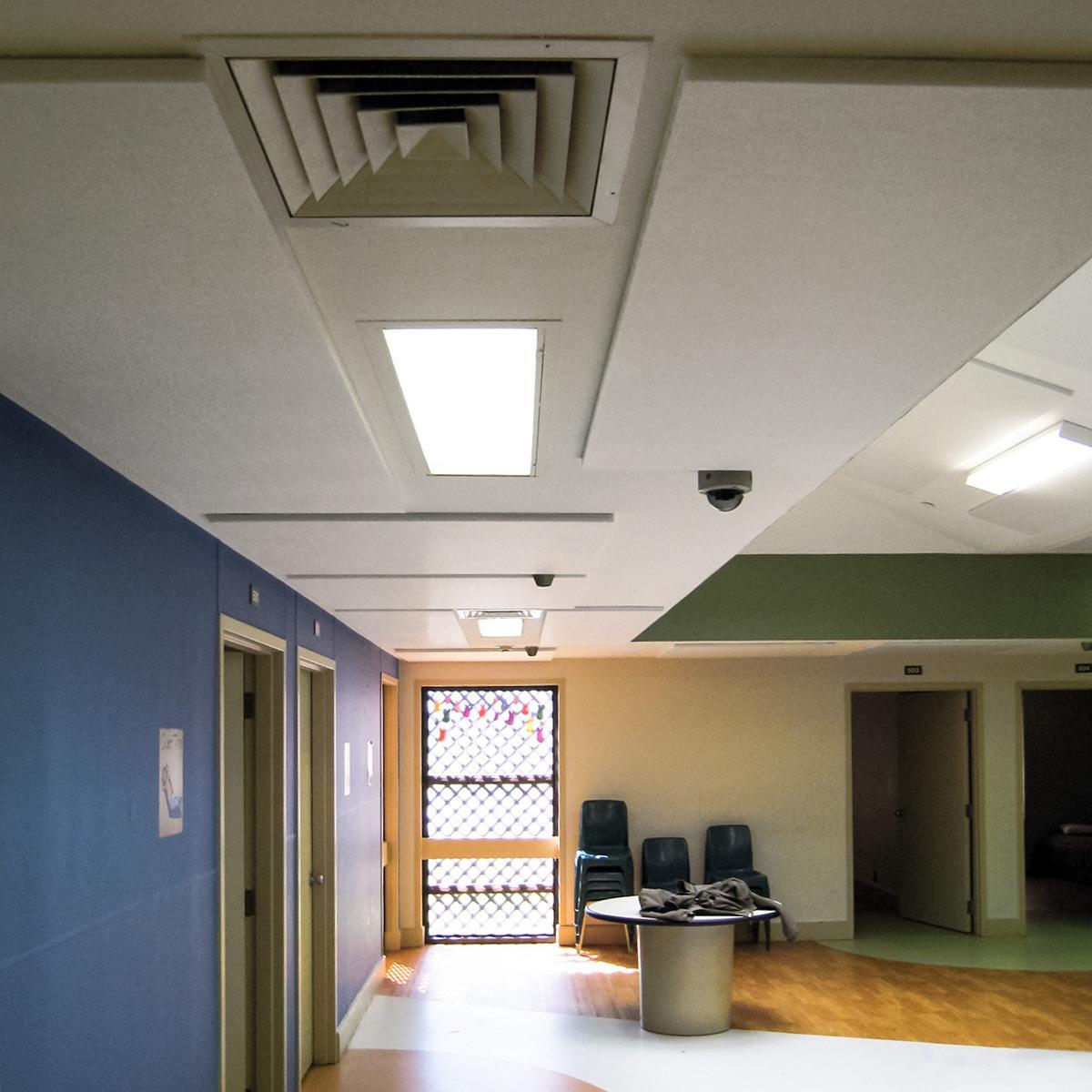 Cumberland Children’s Hospital - Children’s hospital waiting room using PolyPhon™ Panels on ceiling to reduce noise in lobby.
