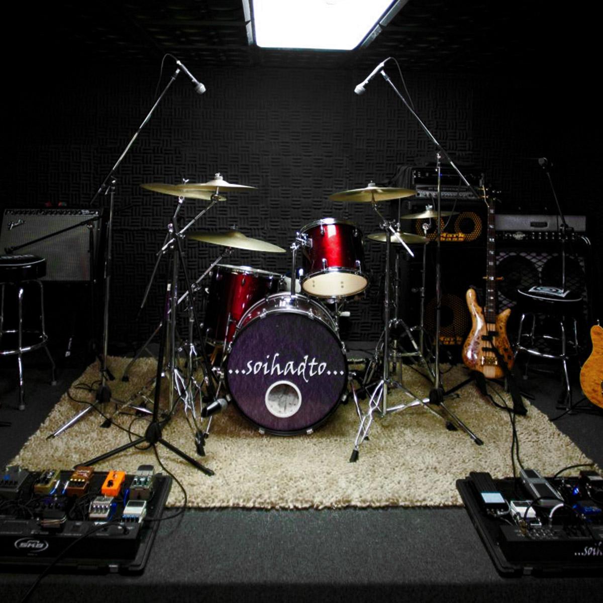 Acoustic foam soundproofs Food Network's Ace of Cakes host Duff Goldman's man cave.