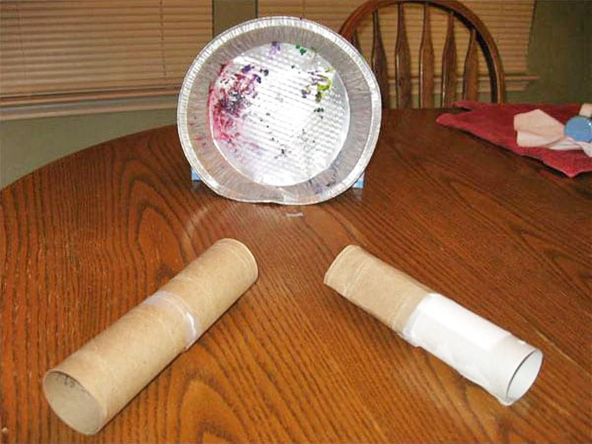 Echolocation experiment with cardboard tubes and an aluminum pie tin