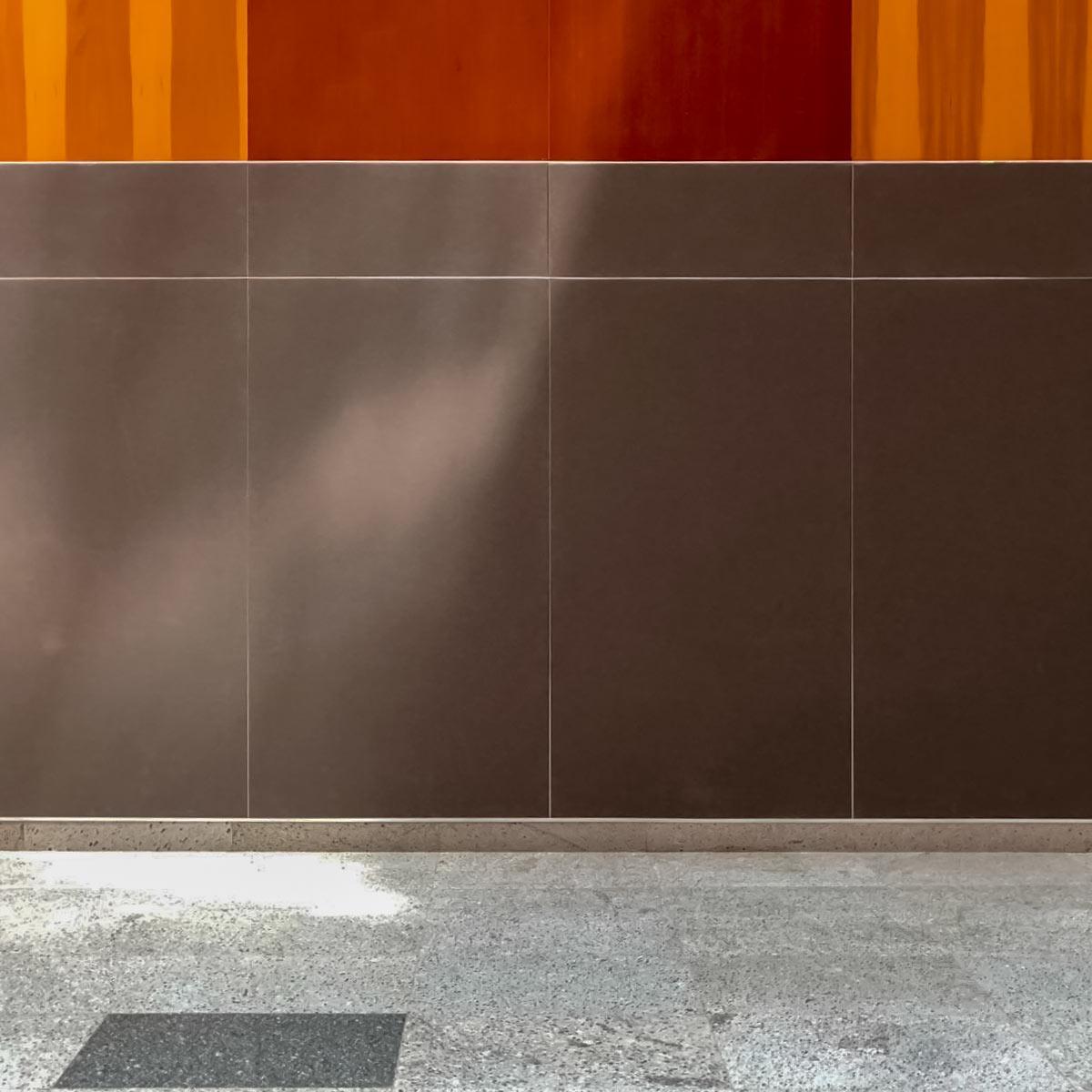 The Jaber Hospital in Kuwait subdued the echo in their lobby using Alphasorb® Acoustic Panels customized to fit the lower portion of the walls.