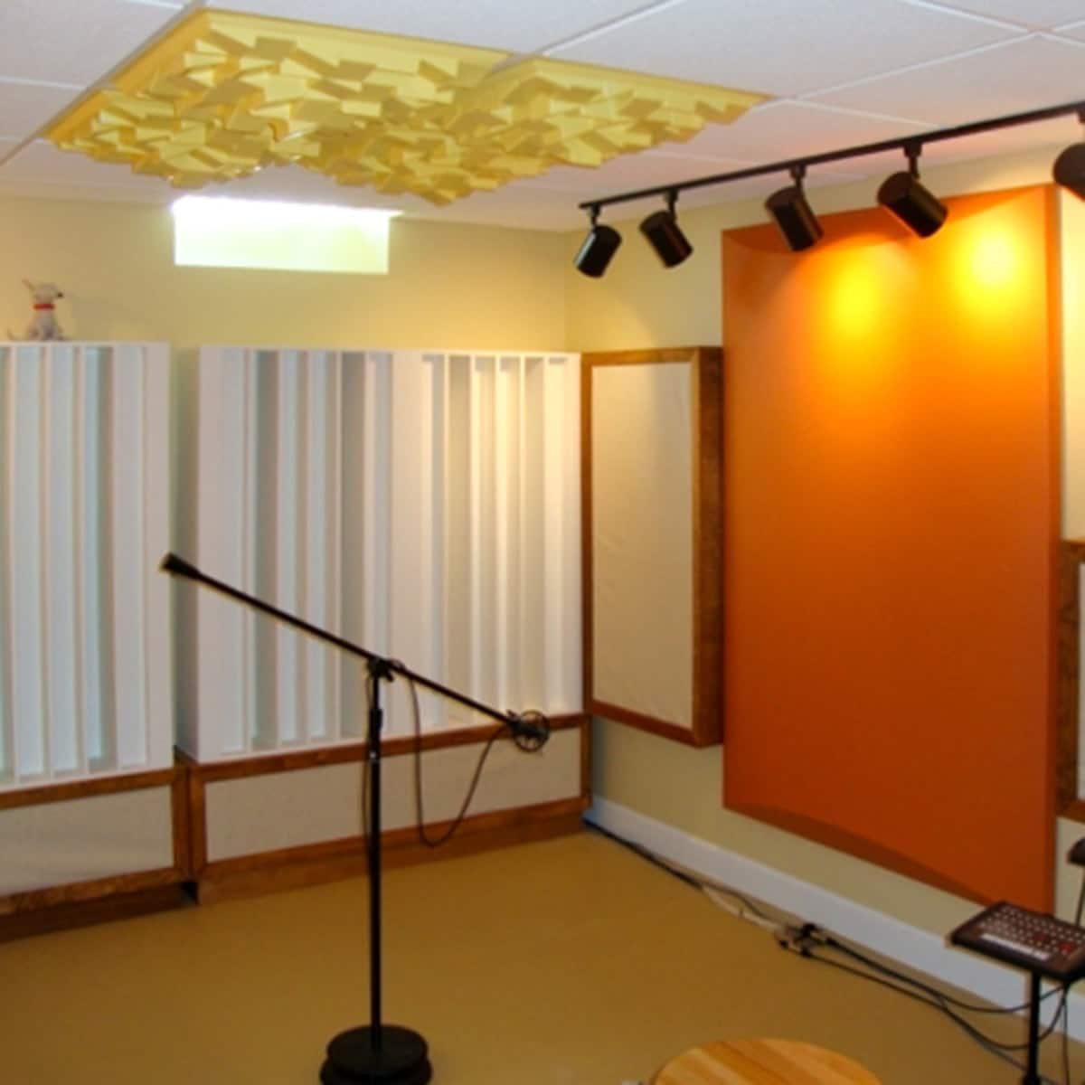 Michigan Home Studio utilizing sound diffusers in a home studio.