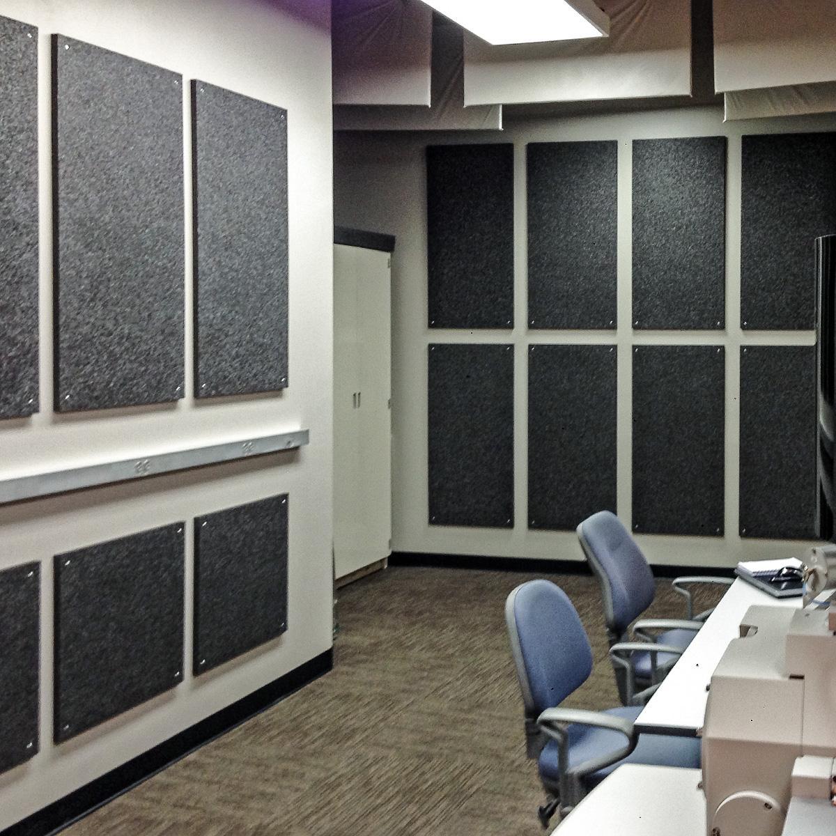 A combination of baffles and wall panels were used to create a collaborative and effective work space at this university.
