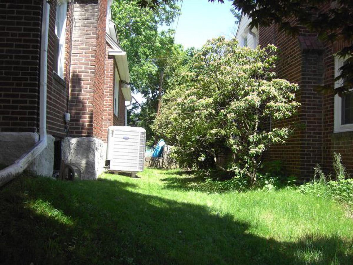 Reduce Outdoor Noise with a Sound Blocking Fence